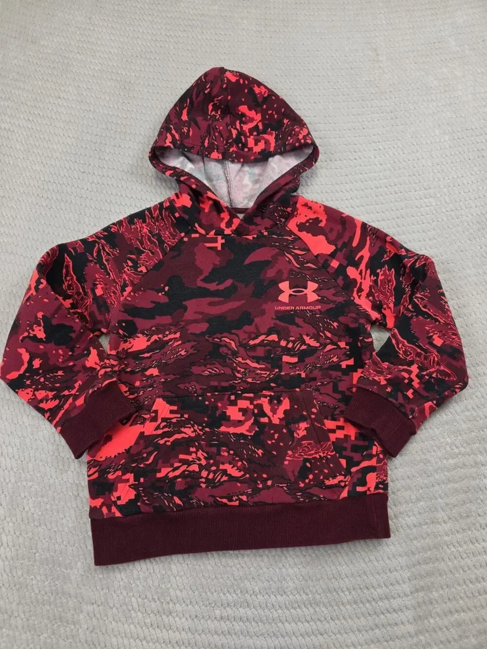 Under Armour Sweatshirt Boys Youth XS Red Camo Hooded Pullover